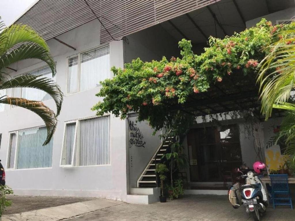 Matta Lodge Bali Jimbaran Buitenkant foto